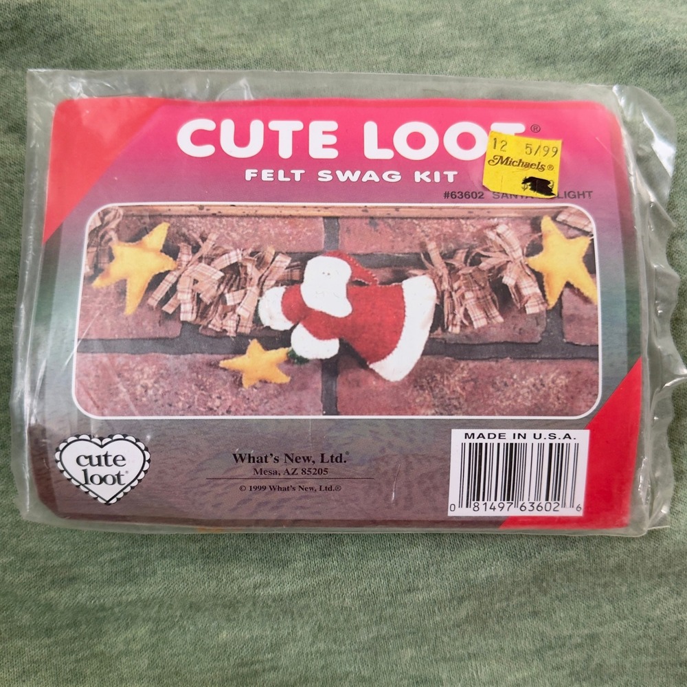 Vintage Cute Loot Felt Swag Kit Lot of 4 Christmas Garland Santa Bear Joy Angel - Picture 4 of 5